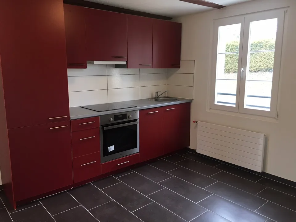 Appartement charmant de 3,5 pièces avec balcon à Degersheim