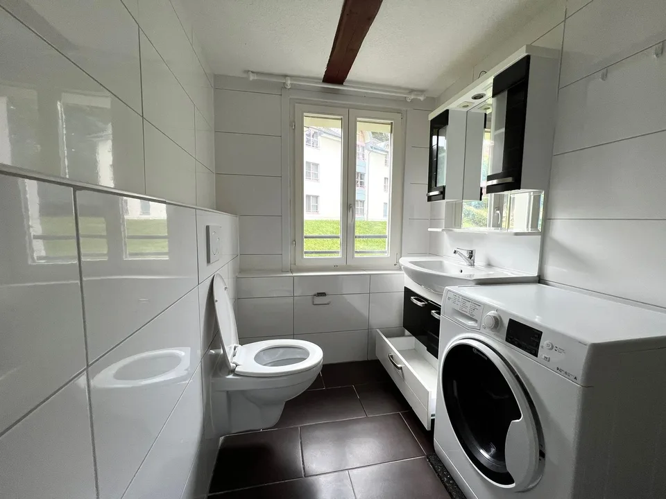 Appartement charmant de 3,5 pièces avec balcon à Degersheim
