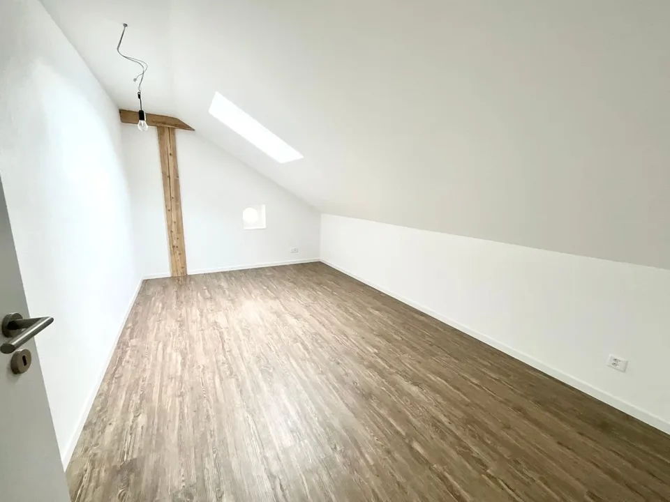 The charm of exposed beams - Spacious 3-room apartment