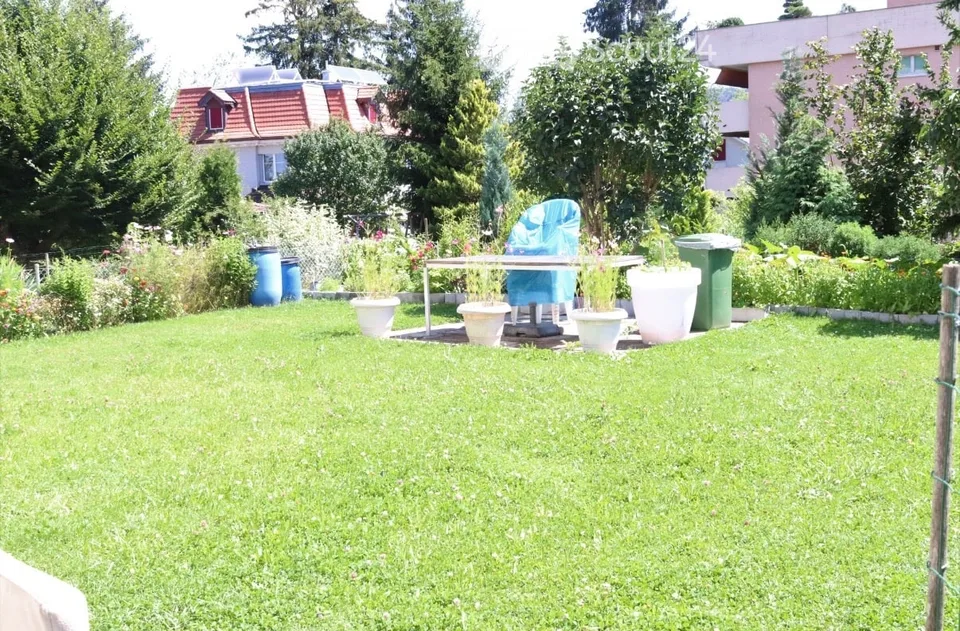 Exklusive 4.5-Zi-Gartenoase mit Stuco Veneziano & 3 Bädern