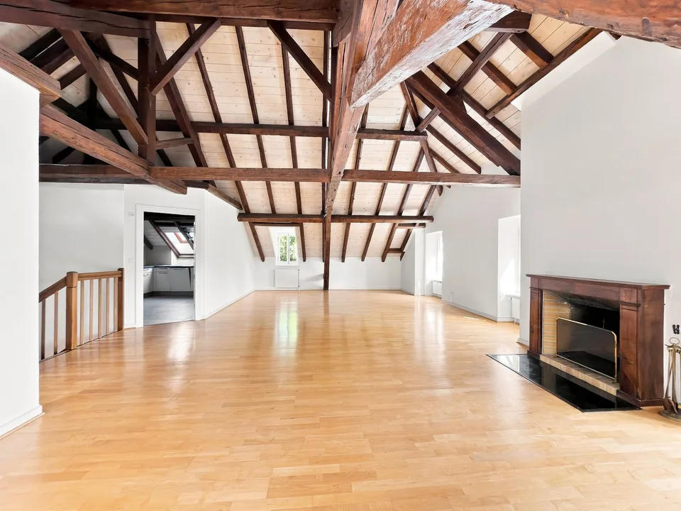 Geräumige 6.5-Zimmer-Wohnung mit Charme und Charakter in Chambésy