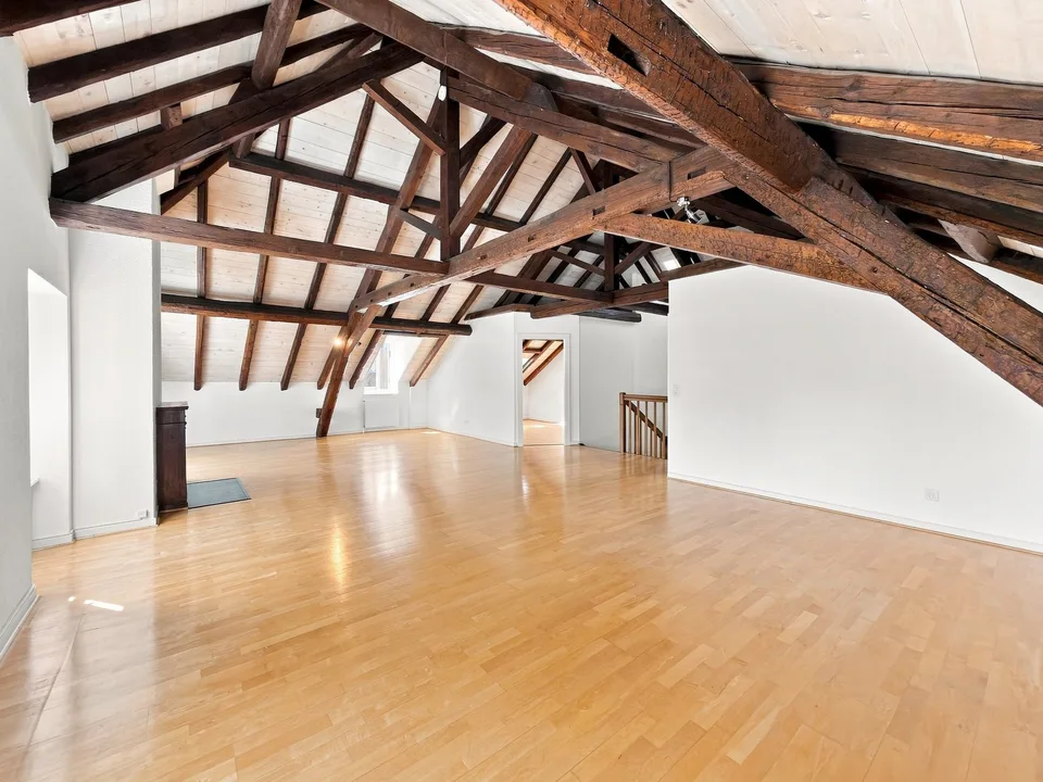 Geräumige 6.5-Zimmer-Wohnung mit Charme und Charakter in Chambésy
