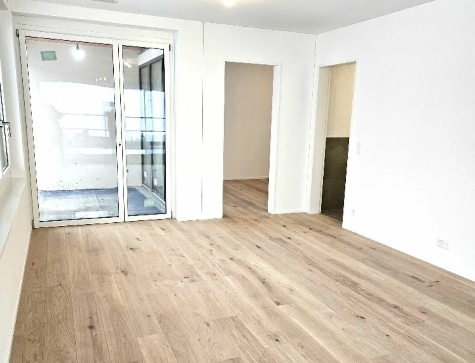 LUXURIÖSE 2,5 ZI-WOHNUNG IM 3. OG MIT 2 LOGGIAS IN BINNINGEN