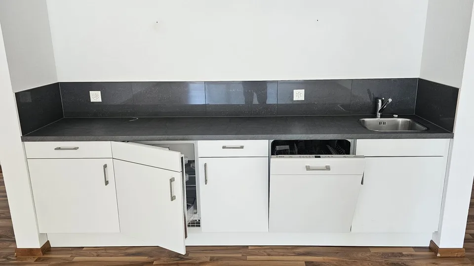 Ufficio luminoso di 3,5 locali al 1° piano a Zuzwil – disponibile immediatamente – foto 10 di 17