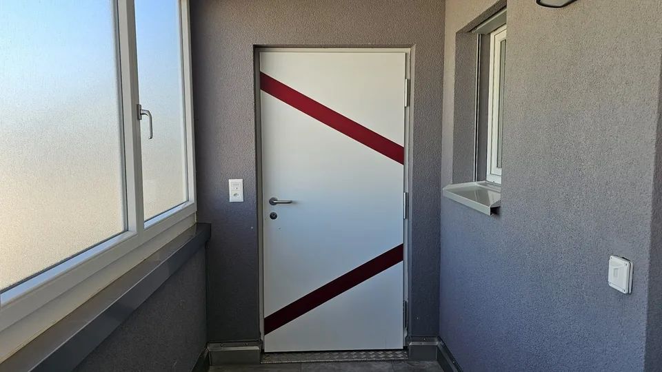 Ufficio luminoso di 3,5 locali al 1° piano a Zuzwil – disponibile immediatamente – foto 15 di 17