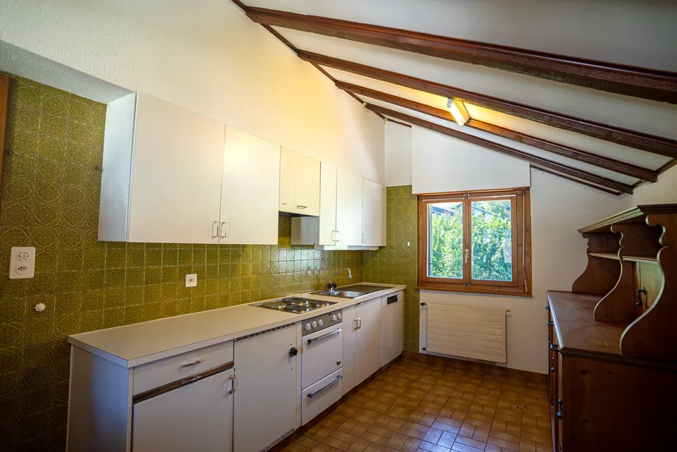 Character house with 2 apartments and large plot in Chamoson – photo 8 of 11