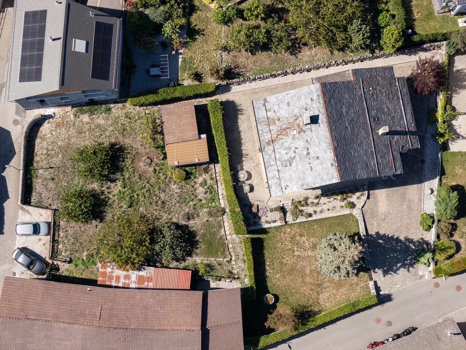 Character house with 2 apartments and large plot in Chamoson – photo 2 of 11