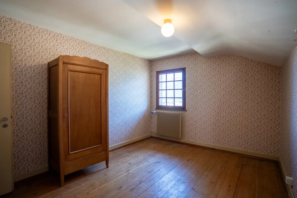 Character house with 2 apartments and large plot in Chamoson – photo 11 of 11