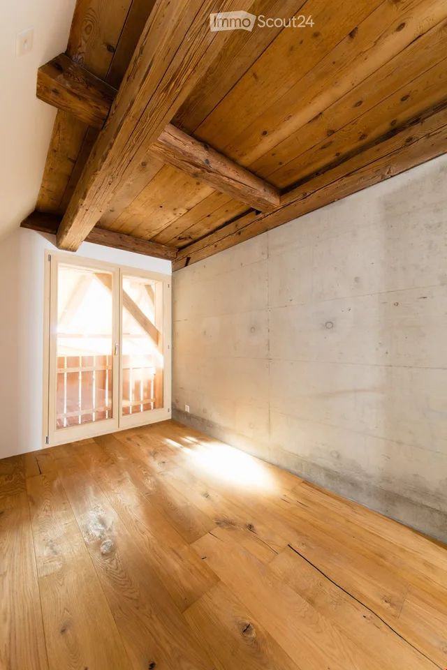 Charmant appartement 3.5 pièces dans un immeuble ancien rénové à Mattstetten – disponible immédiatement!