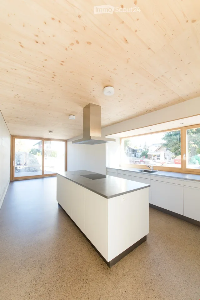 Charmant appartement 3.5 pièces dans un immeuble ancien rénové à Mattstetten – disponible immédiatement!