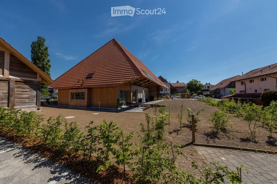 Charmant appartement 3.5 pièces dans un immeuble ancien rénové à Mattstetten – disponible immédiatement!