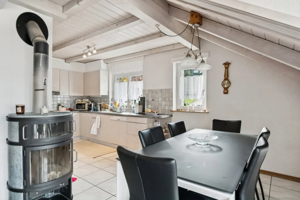 Prächtiges Dachgeschoß-Duplex mit 6.5 Zimmern - Eleganz der Raumvolumes – Foto 7 von 13