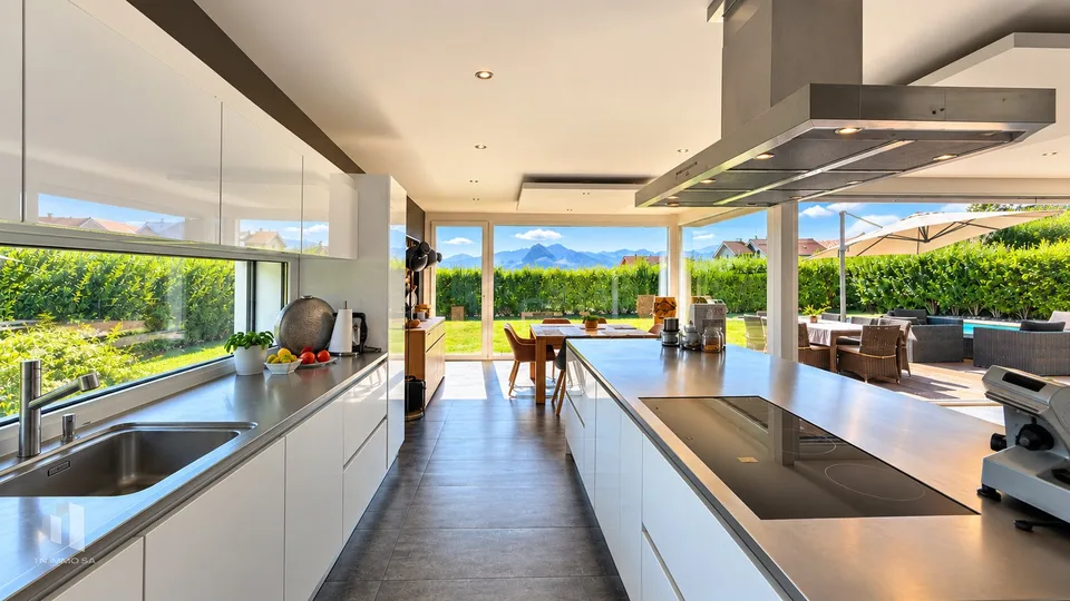 Moderne Villa in Gruyère mit Pool – Foto 4 von 16
