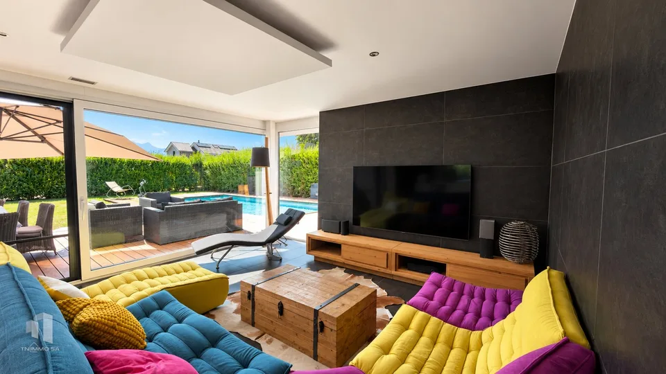 Moderne Villa in Gruyère mit Pool – Foto 13 von 16
