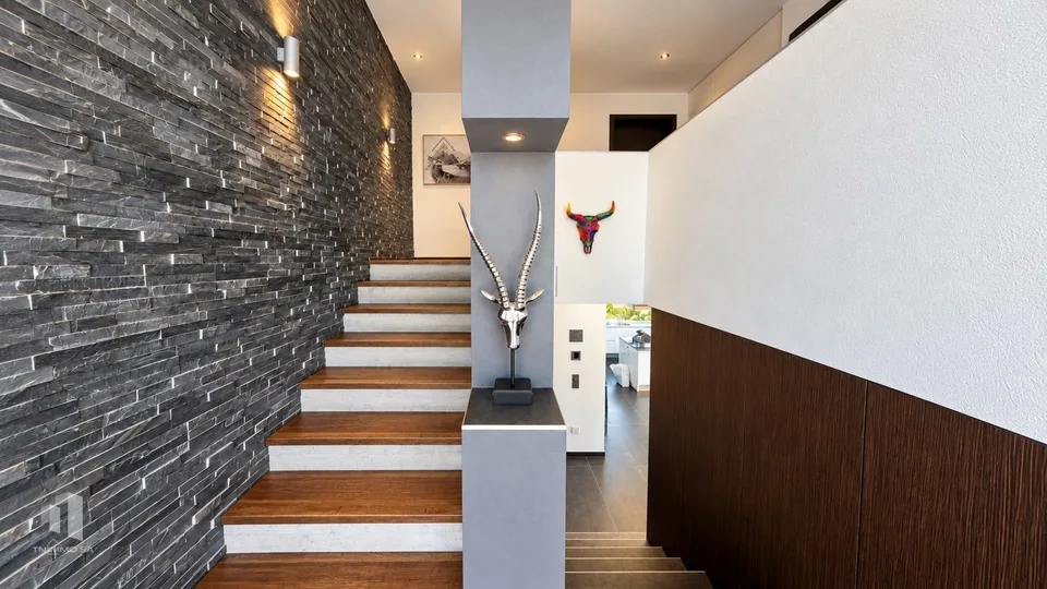 Moderne Villa in Gruyère mit Pool – Foto 3 von 16