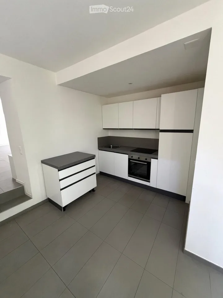 HELLES APARTMENT MIT GROSSEM BALKON