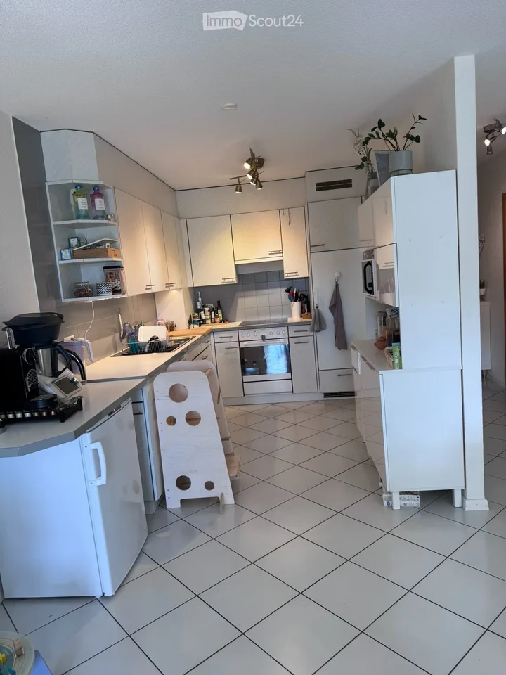 Wohnung mit 4.5 Zimmern, 120m2, hell mit Balkon