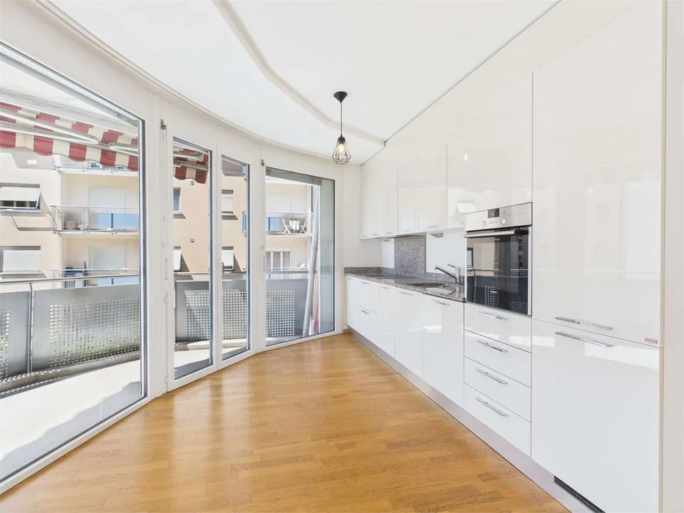 Bellinzona - Appartement 4.5 pièces disponible immédiatement – photo 2 sur 10