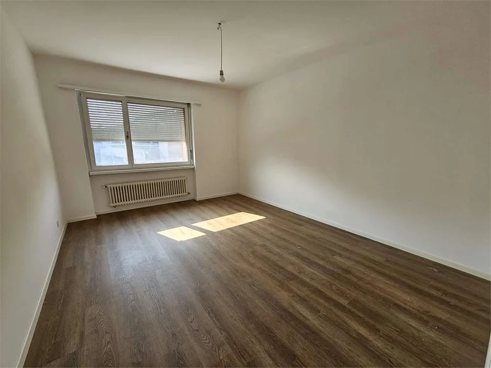 Chiasso, Miete grosszügige 3.5-Zimmer-Wohnung mit Balkon – Foto 8 von 10