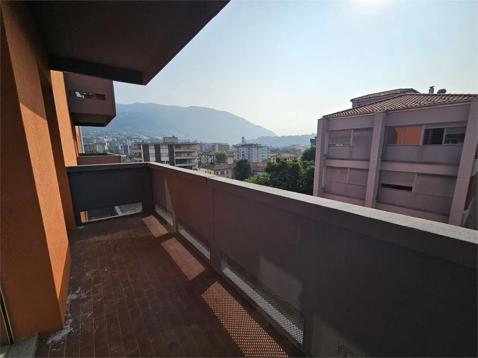 Chiasso, Miete grosszügige 3.5-Zimmer-Wohnung mit Balkon – Foto 3 von 10