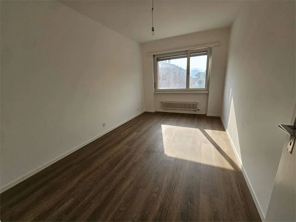 Chiasso, Miete grosszügige 3.5-Zimmer-Wohnung mit Balkon – Foto 9 von 10