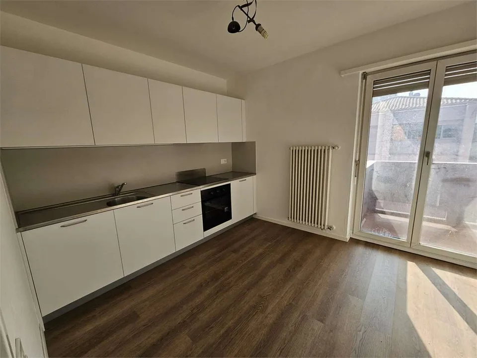 Chiasso, Miete grosszügige 3.5-Zimmer-Wohnung mit Balkon – Foto 5 von 10