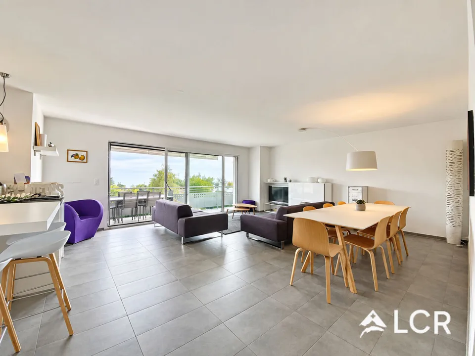 Wunderschöne möblierte 4,5-Zimmer-Wohnung - Terrasse - Seeblick