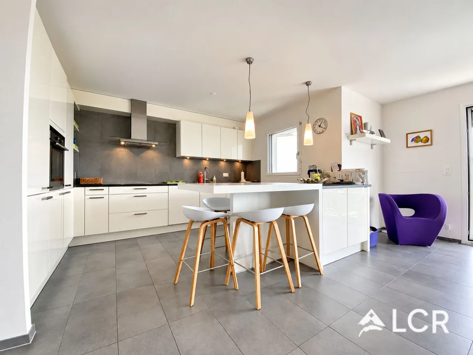 Wunderschöne möblierte 4,5-Zimmer-Wohnung - Terrasse - Seeblick