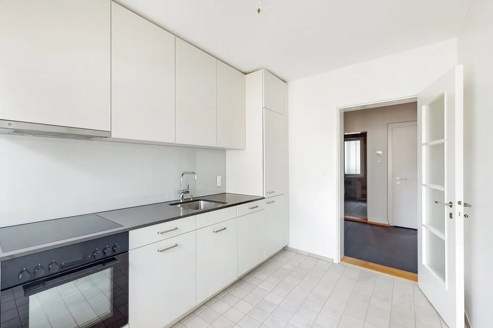 Gemütliche Wohnung im Zentrum von Zürich-Wollishofen! – Foto 2 von 3