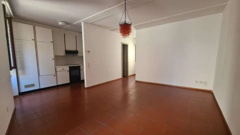 MORCOTE: GRAZIOSO 2.5 LOC. IN ZONA LUNGOLAGO
