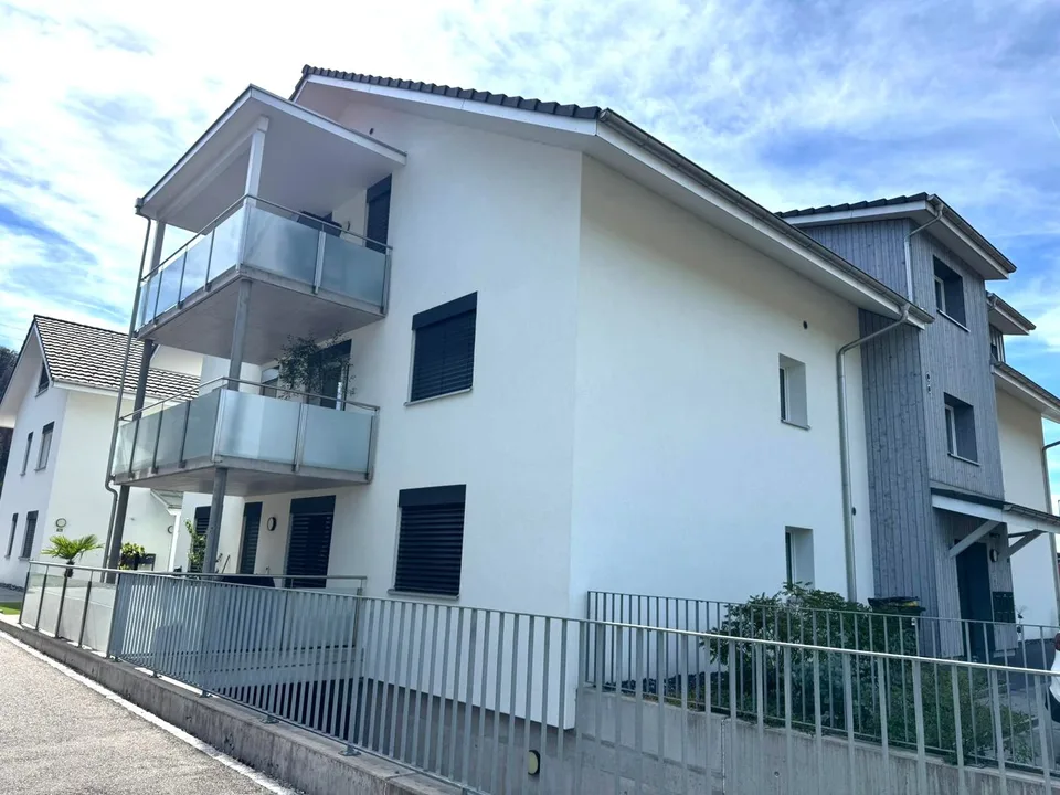 Spacious 3.5-room apartment for rent.