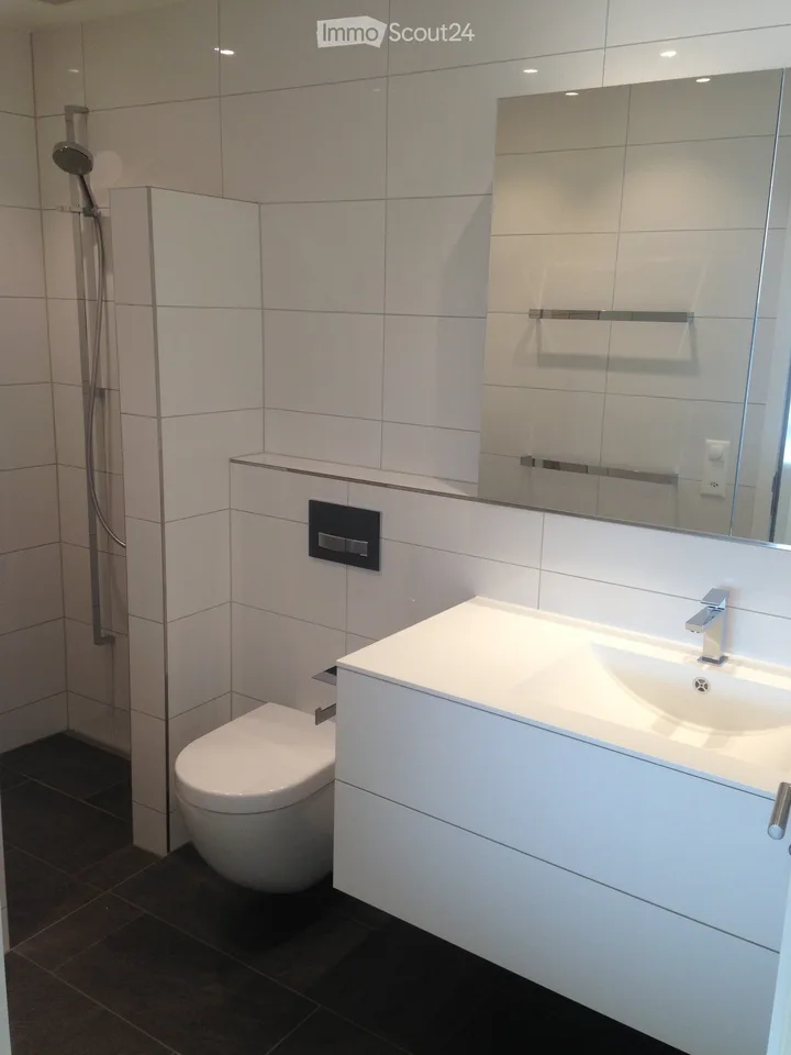 Charmante 2.5-Zimmer-Wohnung an der Alten Landstrasse in Küsnacht ZH