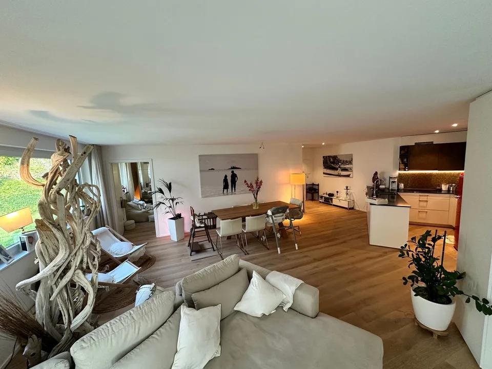 Appartamento moderno 4.5 locali con ampio giardino a Forch – certificato Minergie