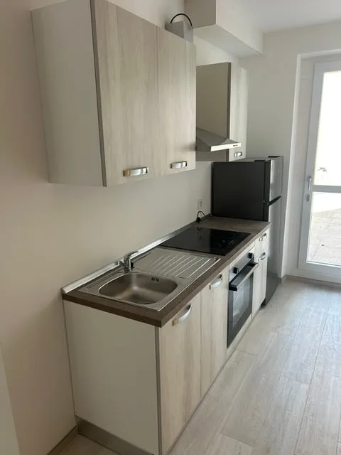 Monolocale renoviert mit Terrasse