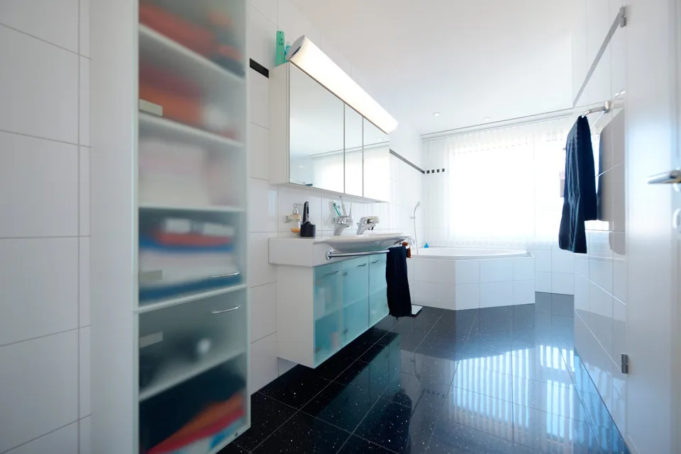 Appartamento attico da sogno di 4 1/2 locali con ascensore, terrazze e vista – foto 15 di 21