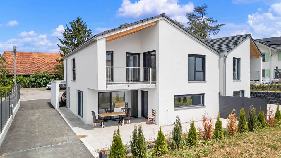 Prächtige Reihenhaus-Villa mit 5,5 Zimmern zur Miete