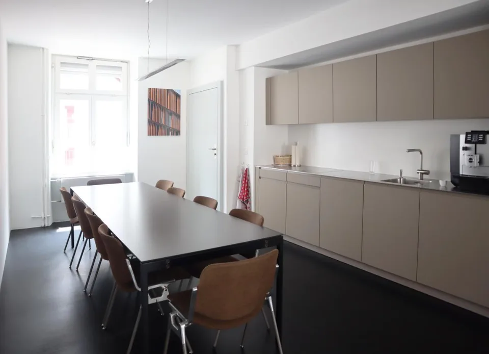 Superba superficie luminosa di 180 m2 in affitto – foto 7 di 10