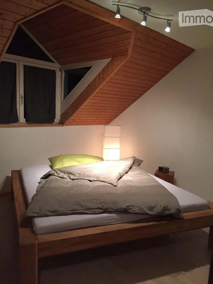Neu renovierte 2.5-Zimmer-Dachwohnung in Arch – Foto 8 von 10