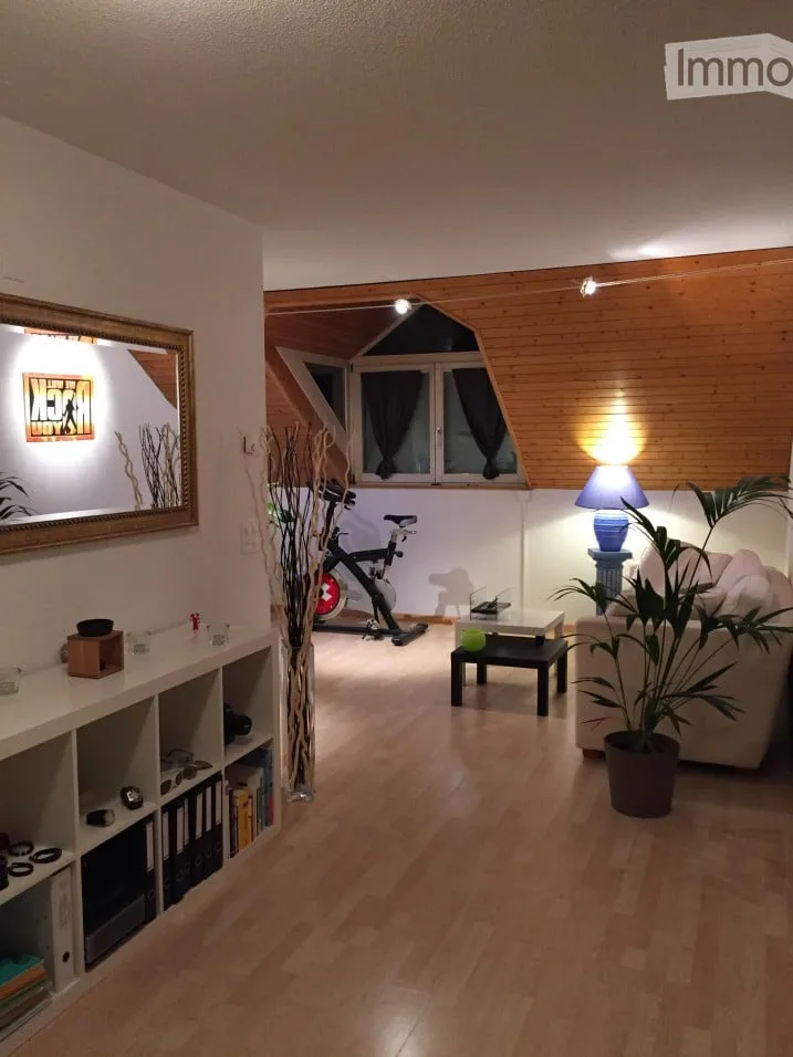 Neu renovierte 2.5-Zimmer-Dachwohnung in Arch – Foto 6 von 10