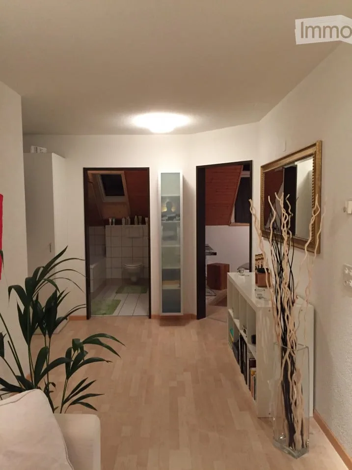 Neu renovierte 2.5-Zimmer-Dachwohnung in Arch – Foto 7 von 10