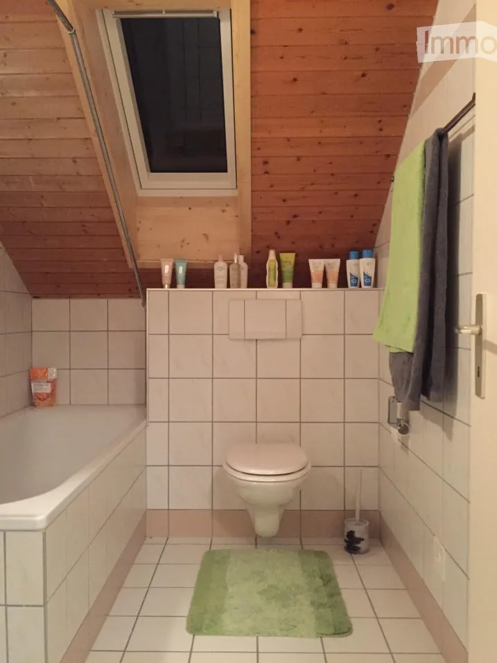 Neu renovierte 2.5-Zimmer-Dachwohnung in Arch – Foto 9 von 10