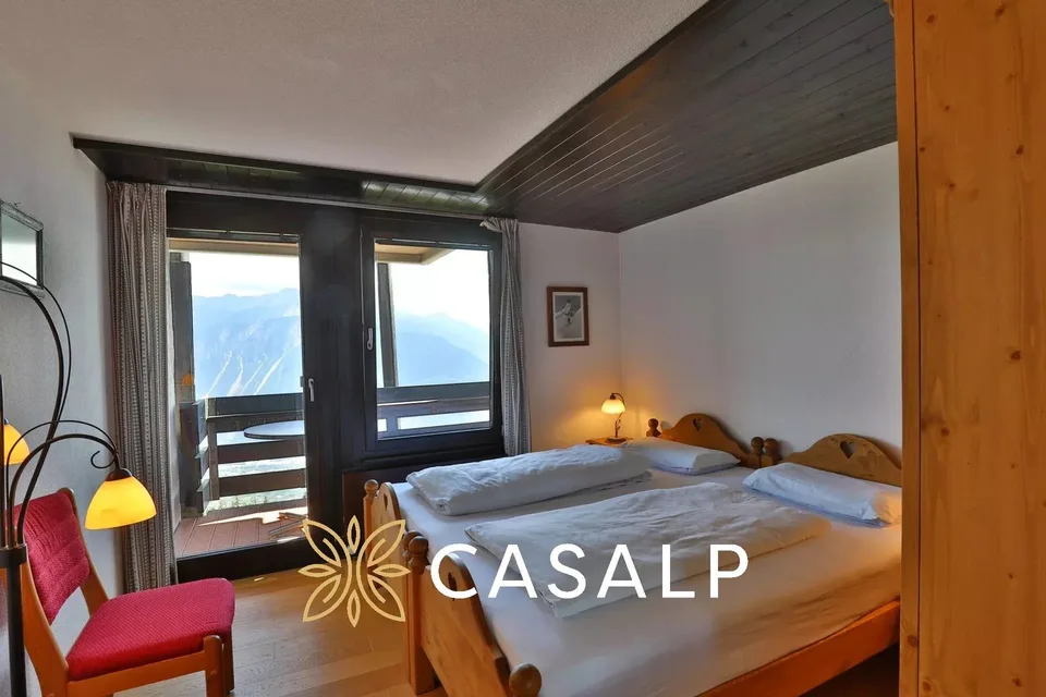 Appartement lumineux au 11e étage avec vue panoramique exceptionnelle à Aminona – photo 13 sur 26