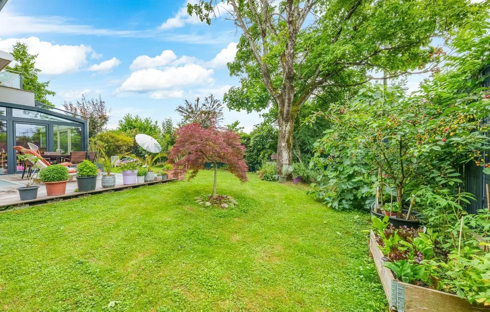 Villa bifamiliare Minergie con giardino alberato superbo! – foto 7 di 23