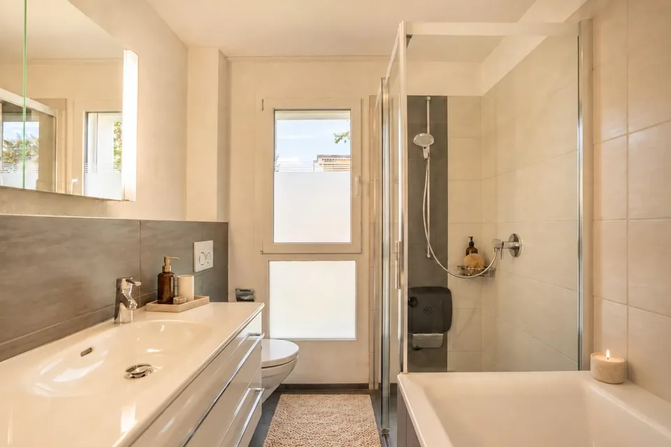 Moderne und gepflegte 4.5-Zi. Wohnung mit grossem Balkon – Foto 7 von 10
