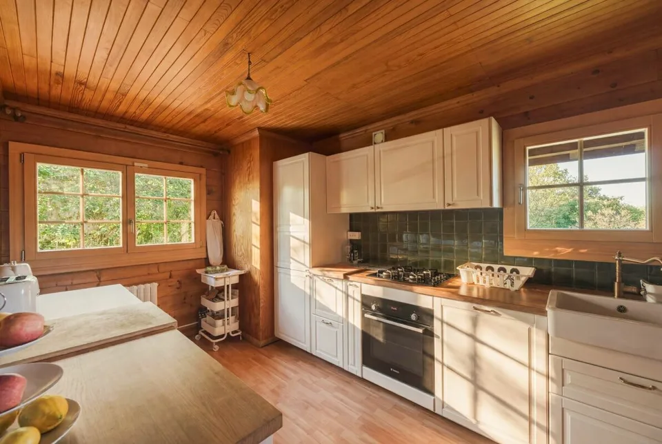 Chalet with Panoramic Views of Lake Geneva and the Alps – photo 4 of 16