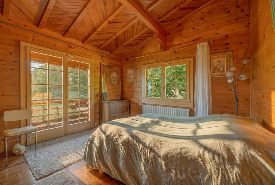 Chalet with Panoramic Views of Lake Geneva and the Alps – photo 6 of 16