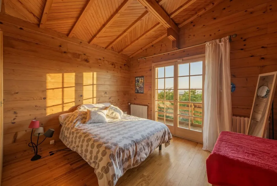 Chalet with Panoramic Views of Lake Geneva and the Alps – photo 5 of 16