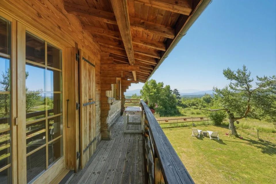 Chalet with Panoramic Views of Lake Geneva and the Alps – photo 11 of 16