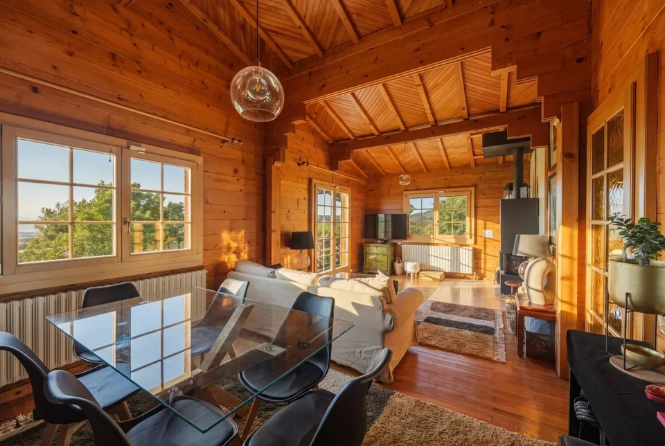 Chalet with Panoramic Views of Lake Geneva and the Alps – photo 3 of 16