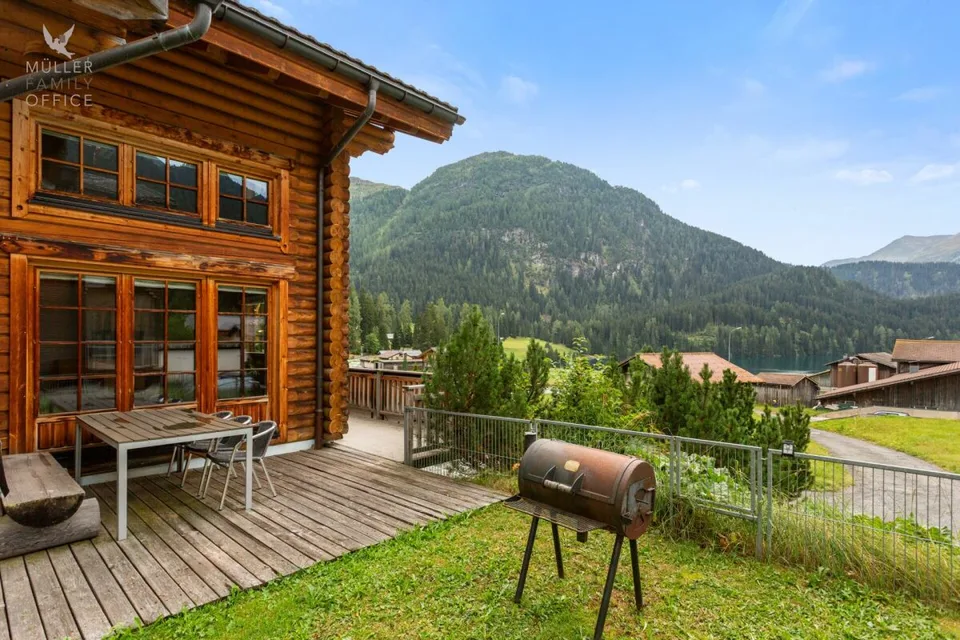 Casa in legno esclusiva con fascino alpino inconfondibile – foto 2 di 13